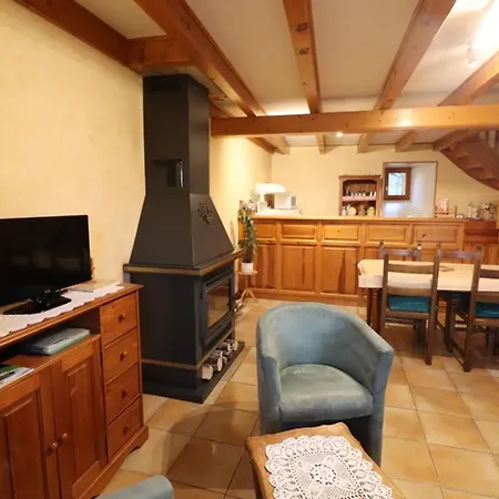 Maison De Caractere Renovee Avec Jardin, Pres Des Monts Et Activites De Plein Air - Fr-1-742-111 Holiday home *
