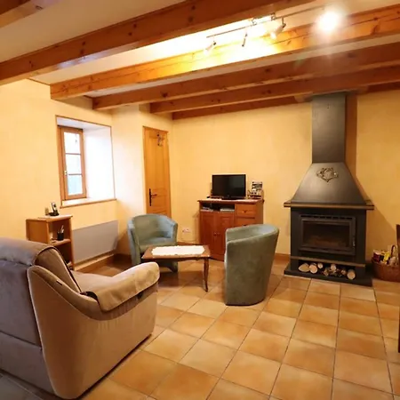 Holiday home Maison De Caractere Renovee Avec Jardin, Pres Des Monts Et Activites De Plein Air - Fr-1-742-111 *