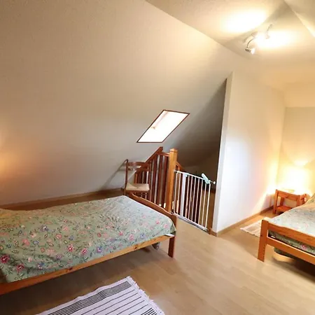Maison De Caractere Renovee Avec Jardin, Pres Des Monts Et Activites De Plein Air - Fr-1-742-111 *